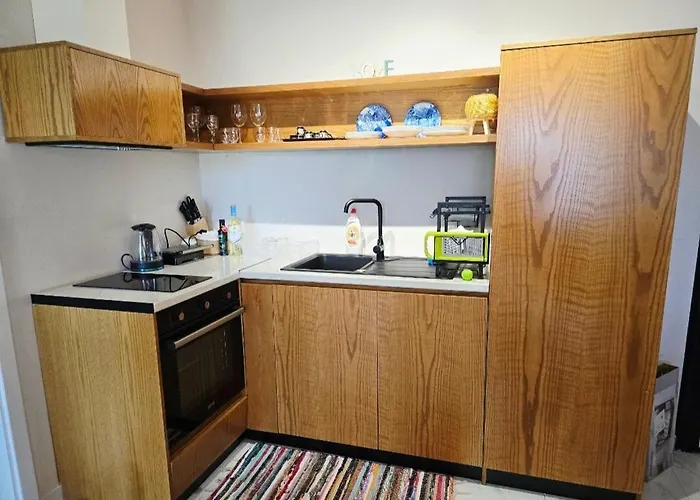 Sun-kissed Memories, Winter On The アパート *