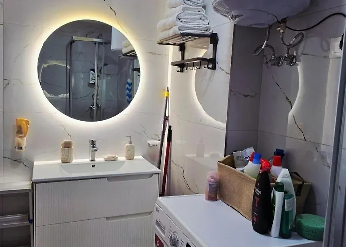 Sun-kissed Memories, Winter On The アパート *