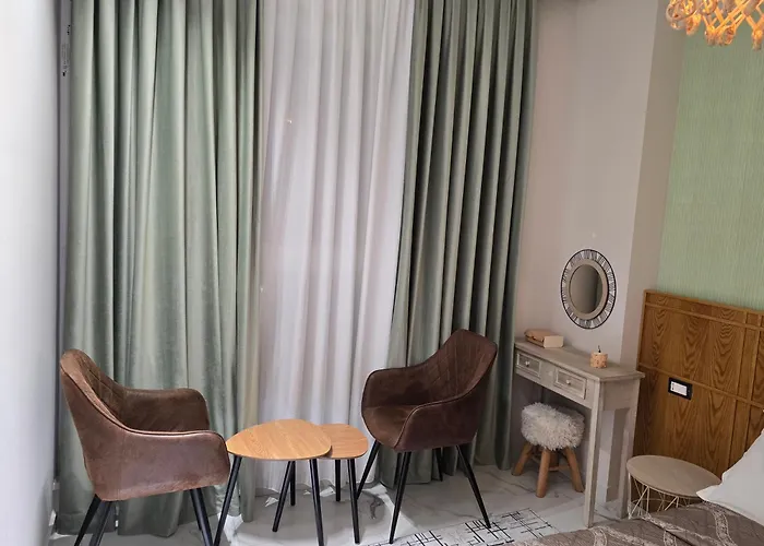 Sun-kissed Memories, Winter On The アパート *