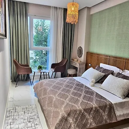 Apartment 60 Seconds Walk To The Golem (Tirana)