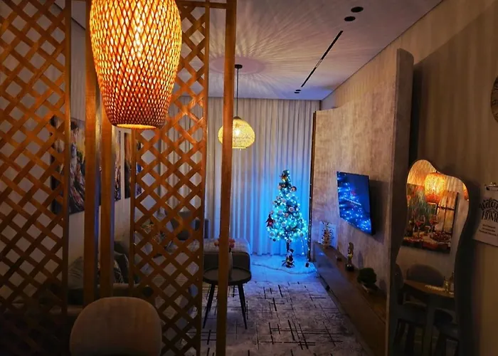 Sun-Kissed Memories, Qerret Beach Apartmán