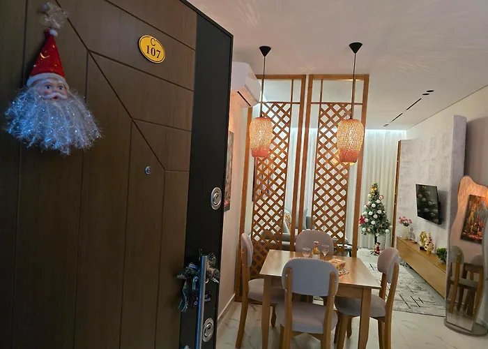 Sun-Kissed Memories, Qerret Beach Apartmán