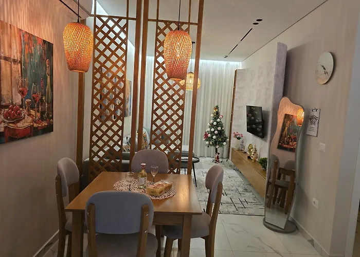 Sun-Kissed Memories, Qerret Beach Apartmán